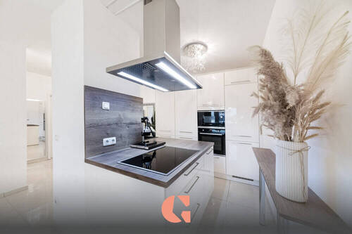 Neuwertige EBK - Modernisierte Wohnung mit Süd-Balkon und bester Anbindung