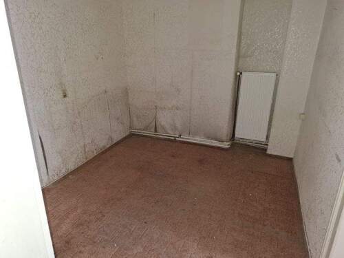 Raum Mitte, links im EG - 
