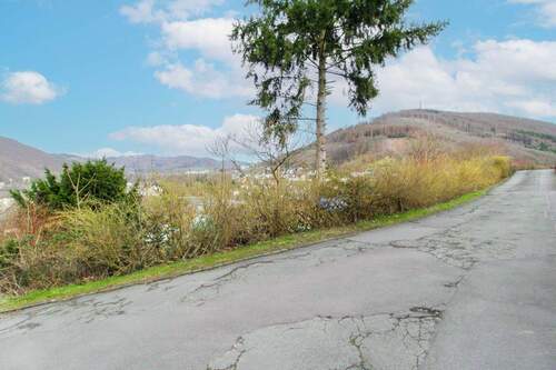 Straßenansicht - Grundstück in Plettenberg zum Kaufen