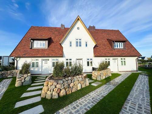 Gesamtansicht 06.11.2025.jpg - Exklusives Neubau-Endhausteil in begehrter strandnaher Lage Wenningstedts (Haus A, Fewo)