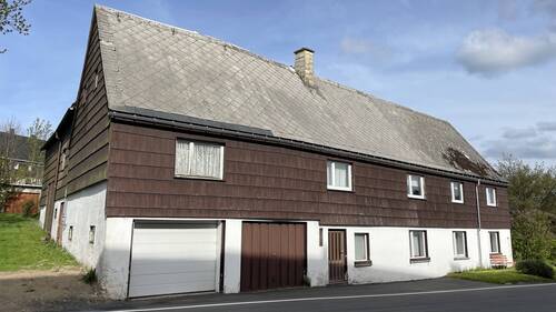 Ansicht - Wohnhaus mit Scheune - 95.000,00 EUR Kaufpreis, ca.  93,00 m² Wohnfläche