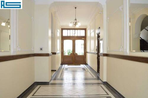 herrschaftlicher Hauseingang - 2 Zimmer Büro zum Kaufen in Berlin