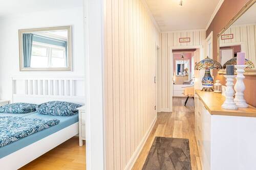 Flur zu Schlafzimmern - 