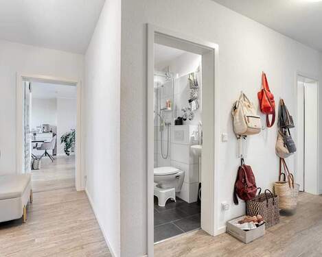 Diele - 4 Zimmer Etagenwohnung zum Kaufen in Ratingen