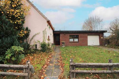 Vorderansicht - 4 Zimmer Einfamilienhaus zum Kaufen in Neumünster