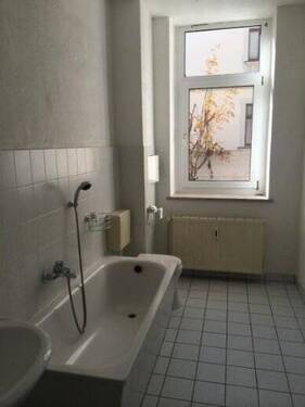 Badezimmer - Etagenwohnung mit 105,40 m&sup2; in Dresden zur Miete