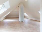 Großzügige Raumreserve im Dach - 