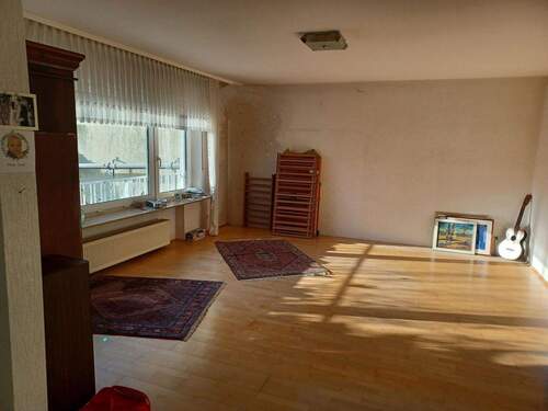 Wohnzimmer - 8 Zimmer Reihenmittelhaus in Großkrotzenburg