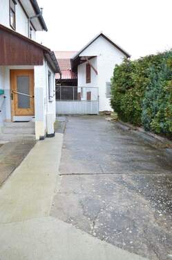 Hofeinfahrt - 8 Zimmer Einfamilienhaus zum Kaufen in Römhild