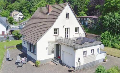 Außenansicht rechts - 5 Zimmer Einfamilienhaus zum Kaufen in Zemmer-Daufenbach