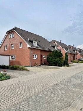 Hausansicht - Doppelhaushälfte mit 143,00 m² in Nauen zum Kaufen