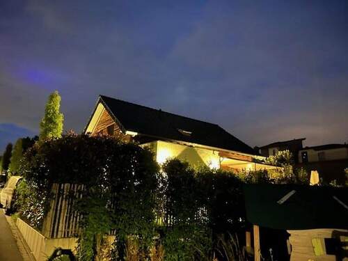 Außenansicht bei Nacht - 