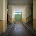 Hauseingang mit Treppen - 3 Zimmer Etagenwohnung zum Kaufen in Görlitz