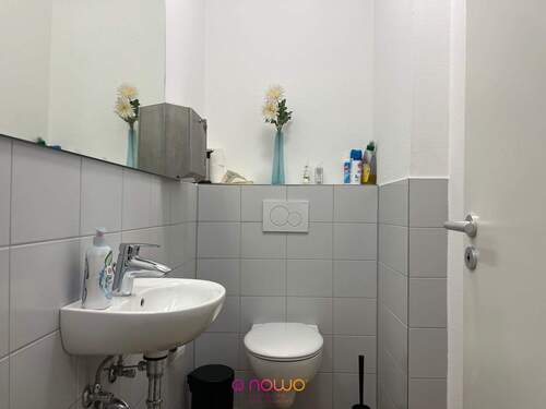 das Damen-WC - 