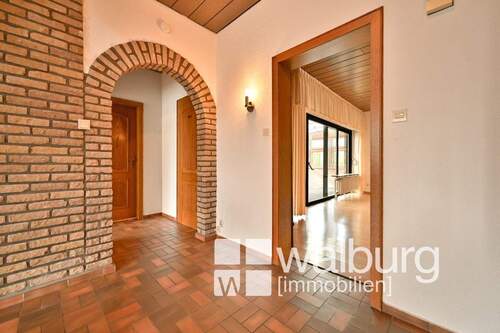 13c Rundbogen Blick ins Wohnzimmer - 