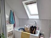 Badezimmer, DG-Wohnung - 