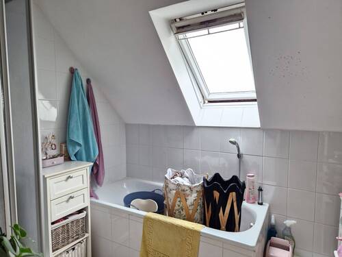 Badezimmer, DG-Wohnung - 