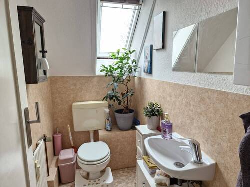 Gäste WC, DG-Wohnung - 