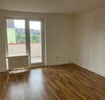 Sonnige 3-Zimmer-Wohnung mit Balkon und Stellplatz in Höhenlage ab sofort zu vermieten! - RC OT Mylau Sonnige 3-Zimmer-Wohnung mit Balkon und Stellplatz in Höhenlage ab sofort zu vermieten! - RC OT Mylau