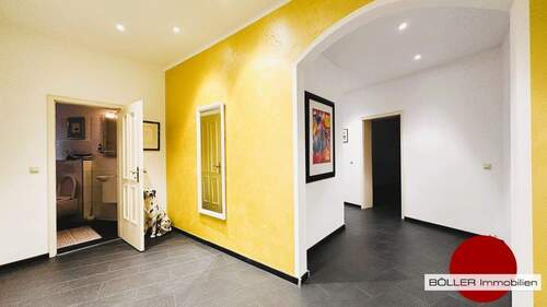 Eingang - Großzügige 4 Zi.- ETW mit Altbauambiente mit rundum Infrastruktur in Schoppershof