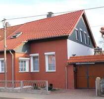 THALE: Wer hineingeht, versteht: Kompaktes Haus für 3 mit separatem Appartement, Hof, Garage, Garten