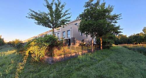 Panorama - Südostseite Haus - 5 Zimmer Reihenendhaus zum Kaufen in Bremen