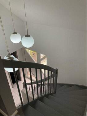 Treppenaufgang zum Dachgeschoss - 