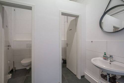 WC - 