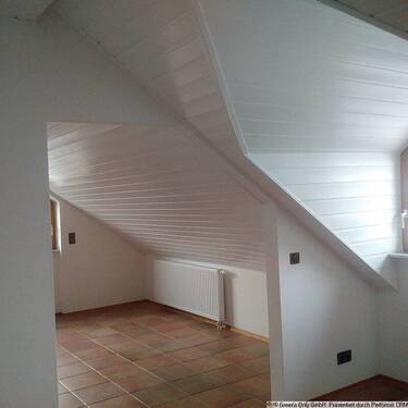 Blick ins Wohnzimmer - 2 Zimmer Etagenwohnung zur Miete in Dallgow-Döberitz