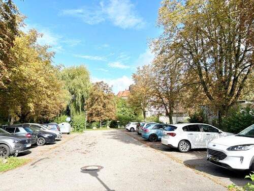 öffentlicher Parkplatz - Büro in Gottmadingen