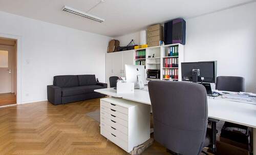 Schreibtischplätze - Ausgestattete Arbeitsplätze mit Dachterrasse und Blick auf die Berge - All-in-Miete