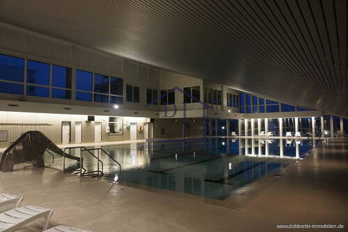 Schwimmhalle - 