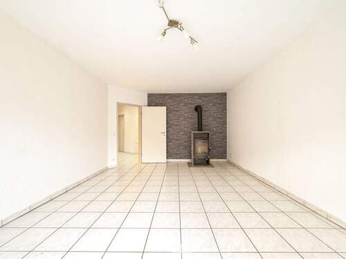 Wohnzimmer Ansicht 2 - Etagenwohnung mit 77,00 m&sup2; in Marxzell zum Kaufen