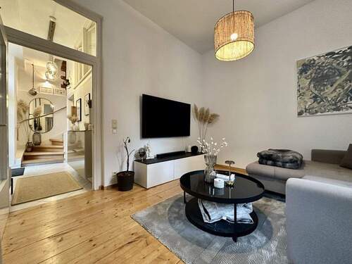 Titelbild - +++ Leben im alten Fabrikgebäude 3 ZKB +++