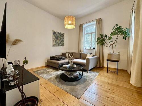 Wohnzimmer EG I - 3 Zimmer Mehrfamilienhaus, Wohnhaus zur Miete in Heppenheim