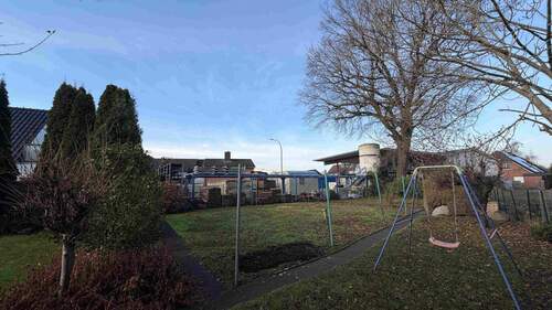 Grundstück - 8 Zimmer Mehrfamilienhaus, Wohnhaus zum Kaufen in Heist