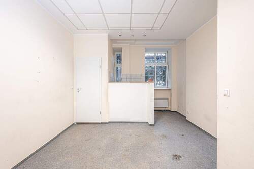 WE33 Flur - Bad (2) - 