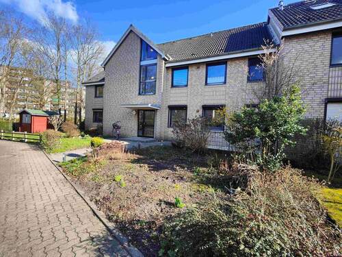 Hausansicht - 2 Zimmer Etagenwohnung zum Kaufen in Elmshorn