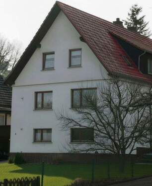 Haus Straßenansicht - Großzügiges 2- Parteienhaus - 359.000,00&nbsp;EUR Kaufpreis, ca.&nbsp; 220,00&nbsp;m&sup2;&nbsp;Wohnfl&auml;che