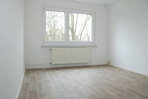 Wohnzimmer - 2 Zimmer Etagenwohnung zur Miete in Chemnitz