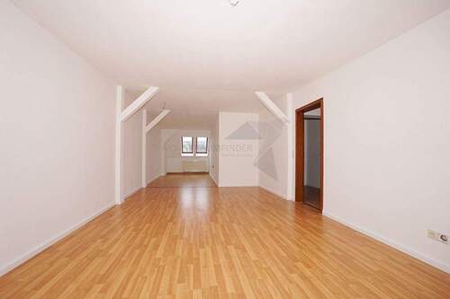 Wohnzimmer - 3 Zimmer Etagenwohnung zur Miete in Zwickau