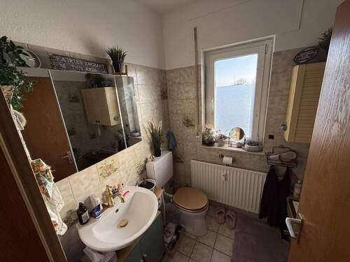 Wannenbad mit WC - 