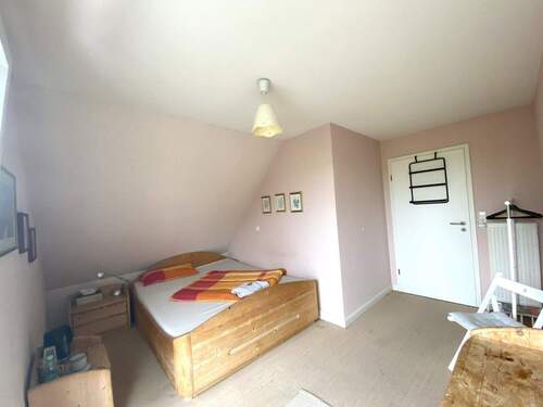 Schlafzimmer OG West m. Balkon - 