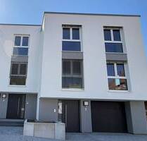 Design trifft Lebensqualität: Ruhiges Reihenendhaus für Familien und Homeoffice-Liebhaber - Bad Wildbad
