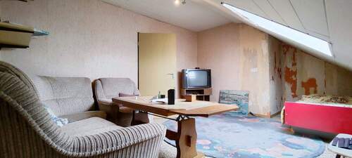 Kinderzimmer 3 Blick zur Tür.jpg - 