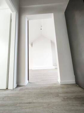 Blick Küche ins Wohnzimmer - 