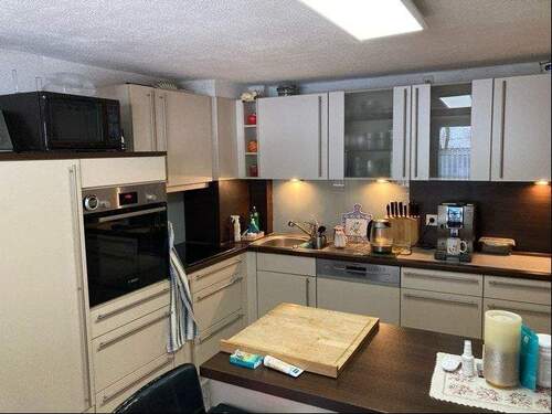 Küche mit Essplatz - Erdgeschoss - 7 Zimmer Einfamilienhaus in Floh-Seligenthal