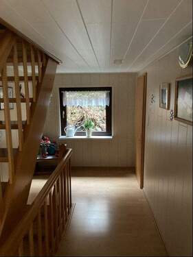 Etagenflur - Obergeschoss - Einfamilienhaus mit 120,00 m&sup2; in Floh-Seligenthal zum Kaufen