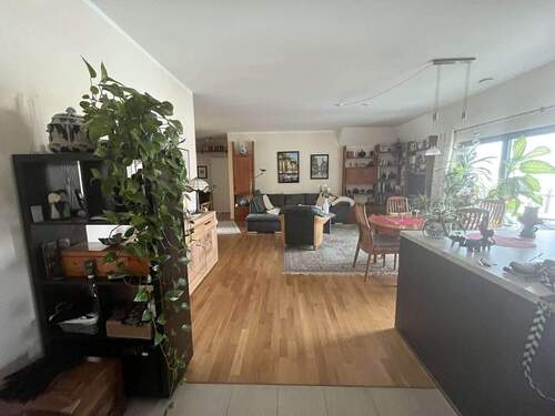 1 - Lichtdurchflutete moderne 3-Zi. Wohnung mit Balkon im begehrten Weißensee!