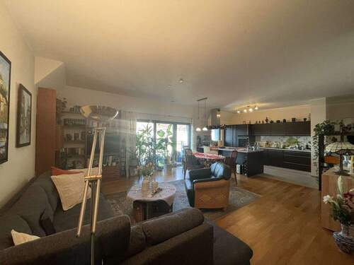 3 - 3 Zimmer Etagenwohnung in Berlin